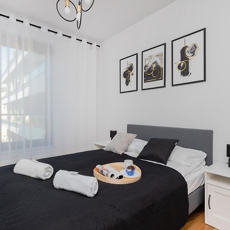 Plac Unii Apartment Gdynia By Noclegi Renters Bagian luar foto
