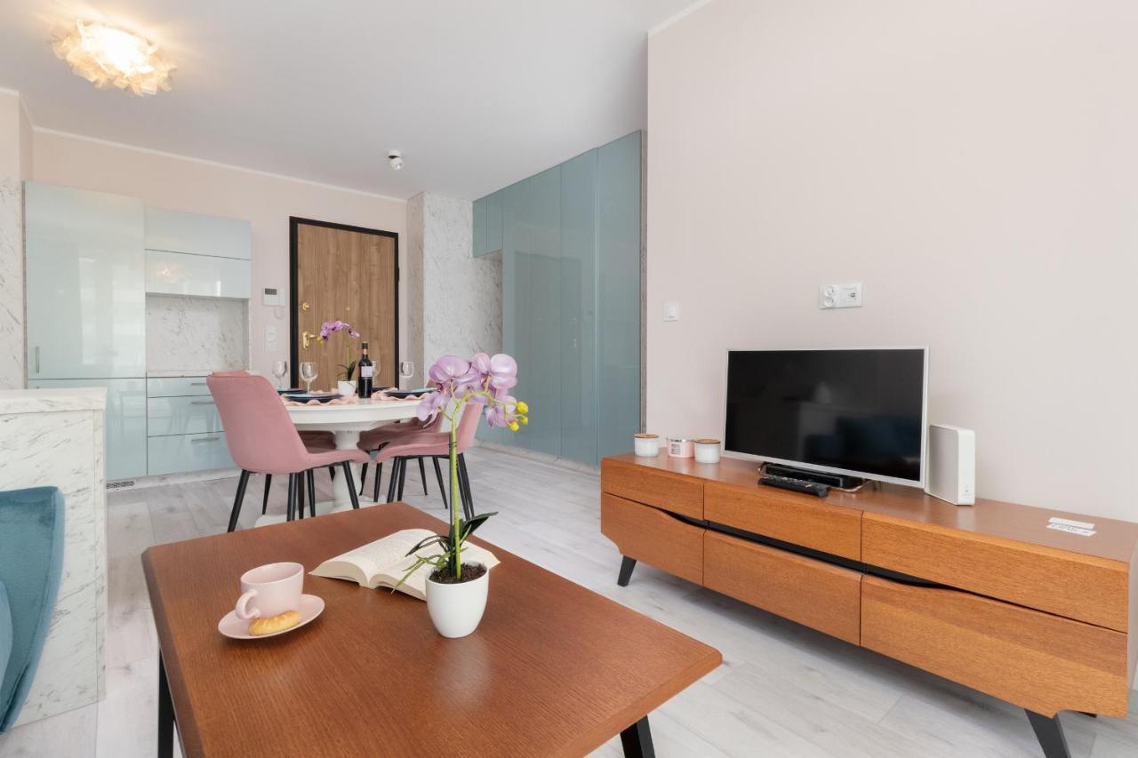Plac Unii Apartment Gdynia By Noclegi Renters Bagian luar foto