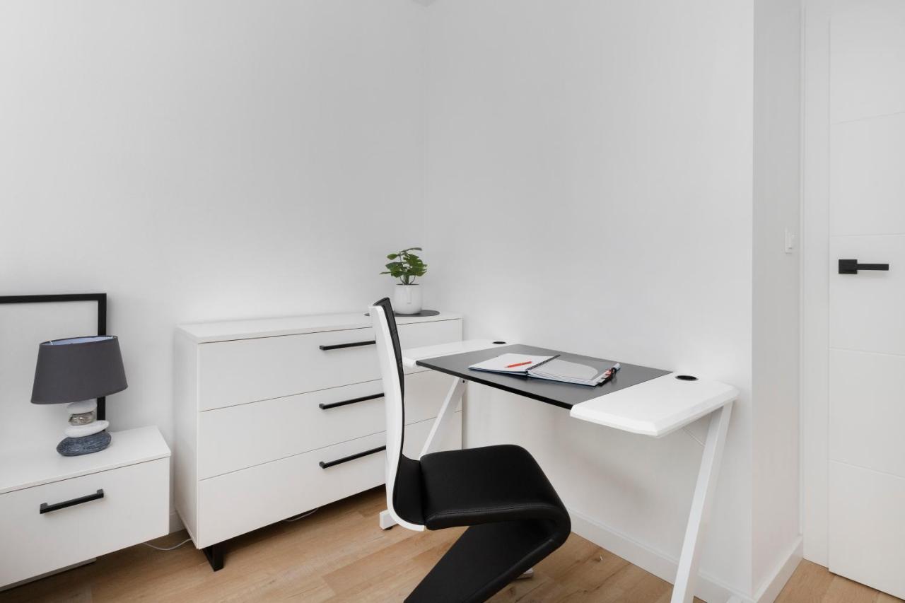 Plac Unii Apartment Gdynia By Noclegi Renters Bagian luar foto