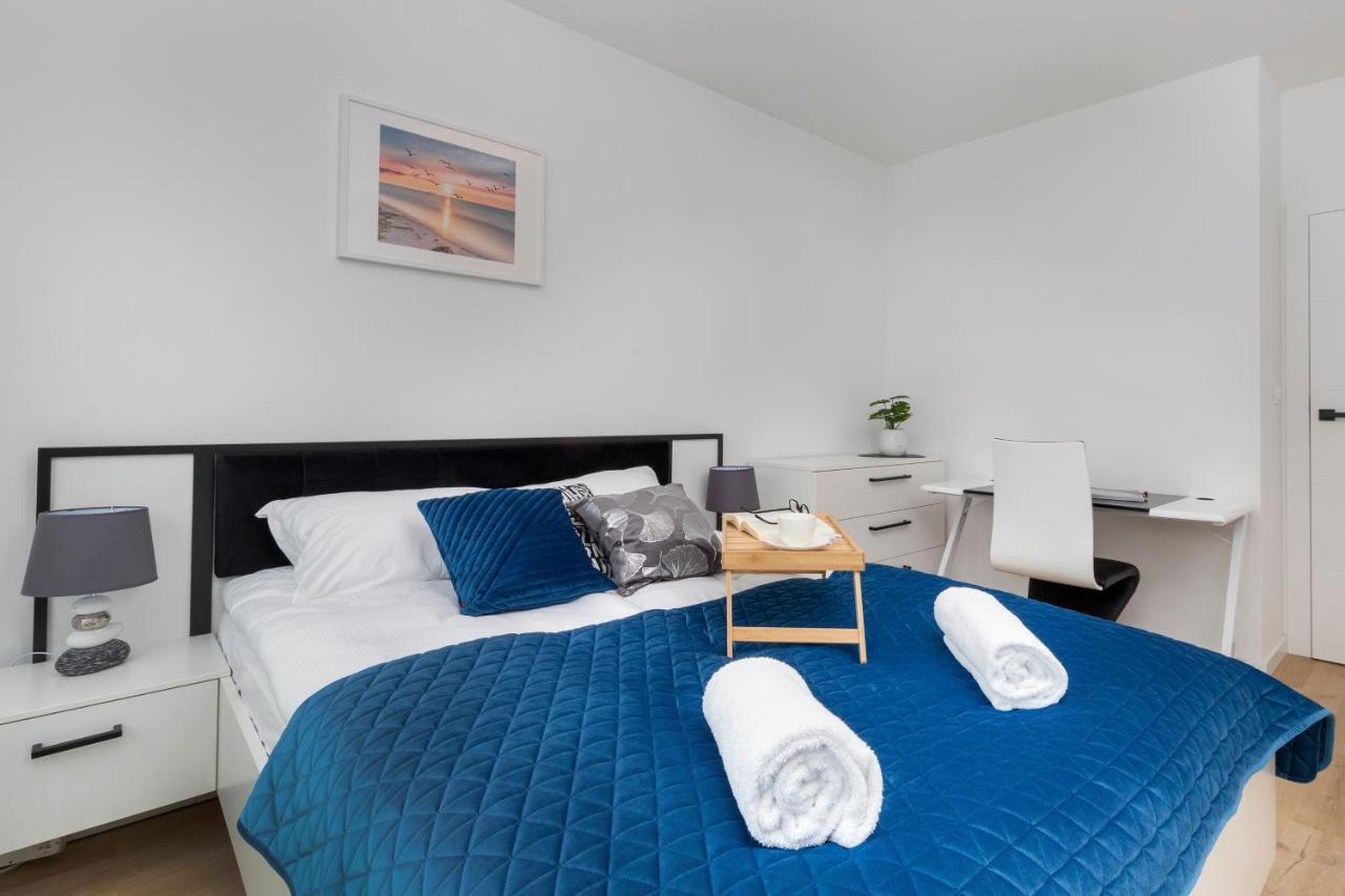 Plac Unii Apartment Gdynia By Noclegi Renters Bagian luar foto