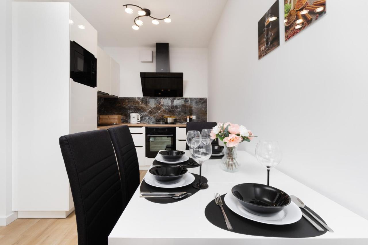 Plac Unii Apartment Gdynia By Noclegi Renters Bagian luar foto